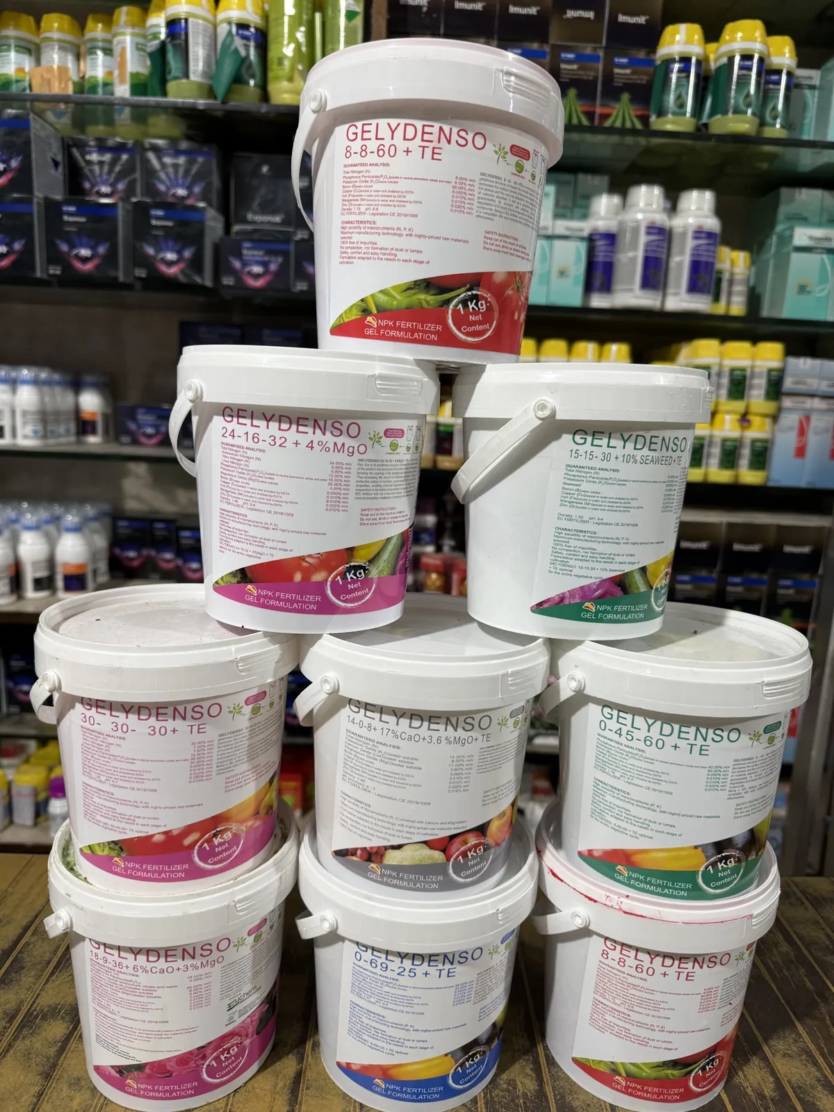 Stacked tubs of Gelydenso gel fertilizers